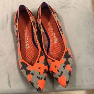 Rothys points - orange camo